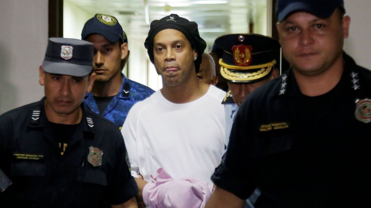 Ronaldinho in Prison