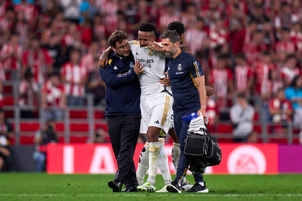Éder Militão footballers who have had an ACL injury BILBAO, SPAIN - AUGUST 12: Eder Militao of Real Madrid CF leaves injured on the pitch during the LaLiga EA Sports match between Athletic Club and Real Madrid CF at Estadio de San Mames on August 12, 2023 in Bilbao, Spain.