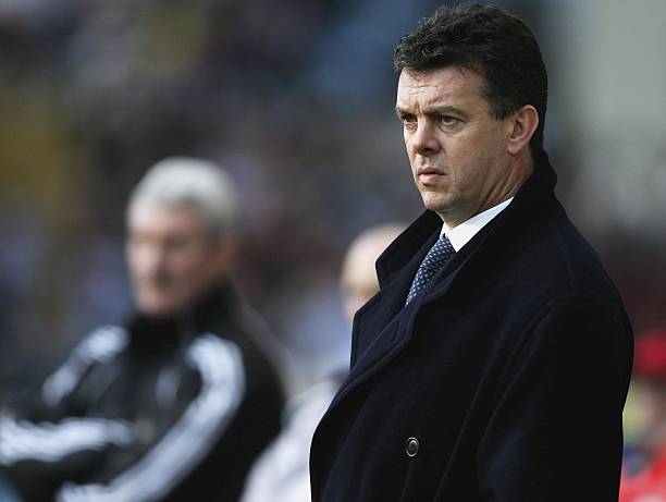 BIRMINGHAM, UNITED KINGDOM - FEBRUARY 11: David O'Leary the manager of Aston Villa during the Barclays Premiership match between Aston Villa and Newcastle at Villa Park on February 11, 2006 in Birmingham,