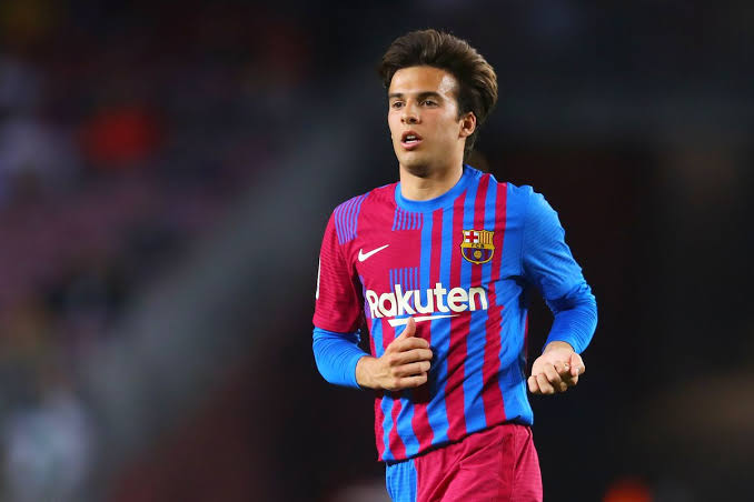 Riqui Puig players who tuck their shirt in