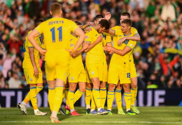 Ukraine national football team that play in yellow and blue 