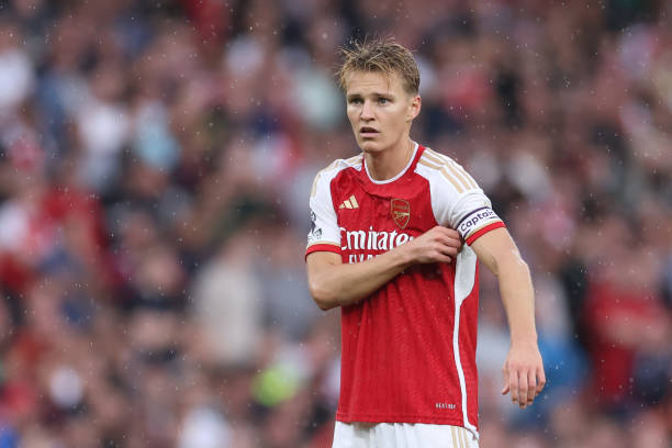 Martin Ødegaard best midfielders in the world LONDON, ENGLAND - AUGUST 26: Martin Odegaard of Arsenal during the Premier League match between Arsenal FC and Fulham FC at Emirates Stadium on August 26, 2023 in London, England. 
