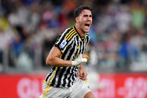 Dušan Vlahović best strikers in the world TURIN, ITALY - AUGUST 27: Dusan Vlahovic of Juventus celebrates after scoring their sides first goal during the Serie A TIM match between Juventus and Bologna FC at Allianz Stadium on August 27, 2023 in Turin, Italy.