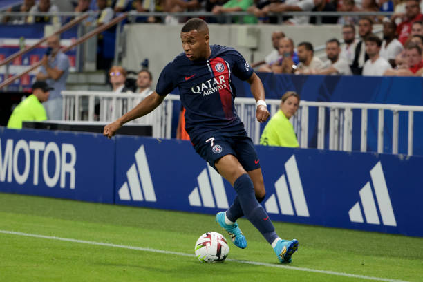 Kylian Mbappé best wingers in the world 2023 LYON, FRANCE - SEPTEMBER 3: Kylian Mbappe of PSG in action during the Ligue 1 Uber Eats match between Olympique Lyonnais (OL) and Paris Saint-Germain (PSG) at Groupama Stadium on September 3, 2023 in Lyon, France.