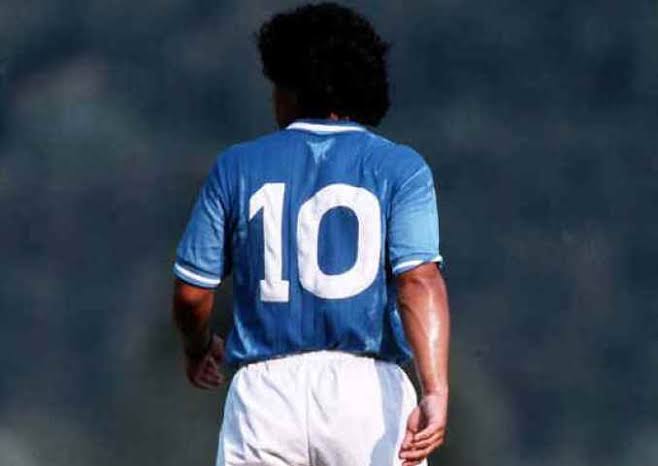 Maradona number 10 Napoli football clubs that retired numbers