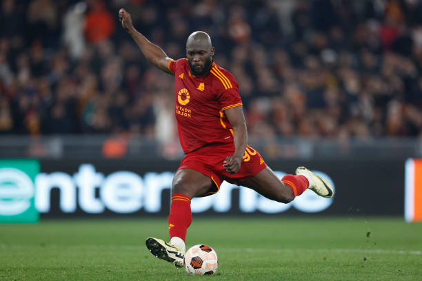 Romelu Lukaku best penalty takers in football ROME, ITALY - FEBRUARY 22: Romelu Lukaku of AS Roma kicks a penalty during the UEFA Europa League 2023/24 playoff second leg match between AS Roma and Feyenoord at Stadio Olimpico on February 22, 2024 in Rome, Italy. 