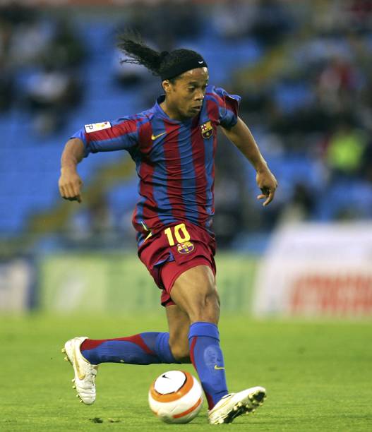 Ronaldinho best dribblers in football history 