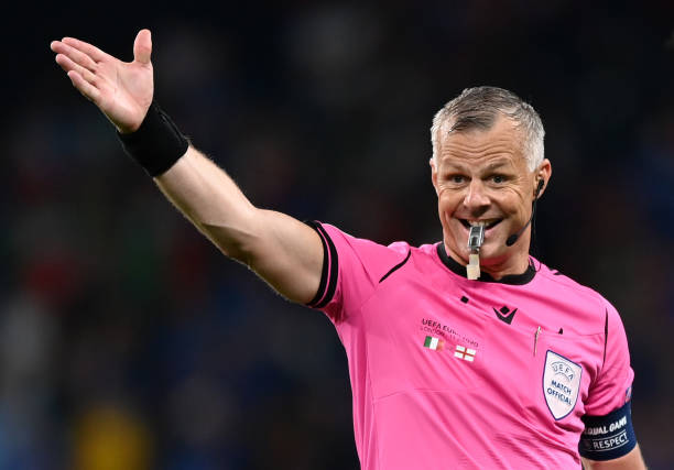 How much do soccer referees make Bjorn Kuipers 