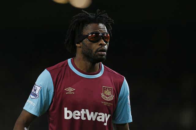 Alex Song soccer players who wore glasses 