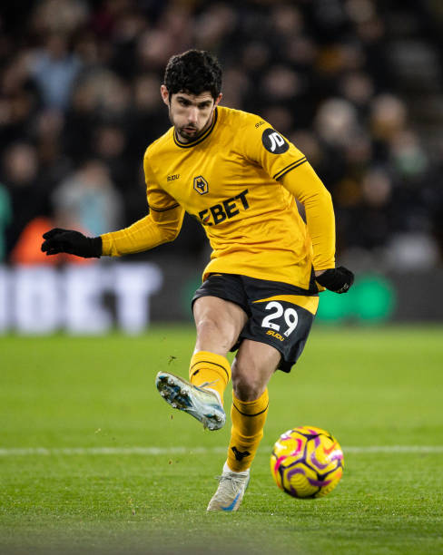 WOLVERHAMPTON, ENGLAND - JANUARY 6: Wolverhampton Wanderers' Goncalo Guedes breaks during the Premier League match between Wolverhampton Wanderers FC and Nottingham Forest FC at Molineux on January 6, 2025 in Wolverhampton, England. 