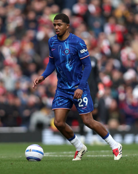 LONDON, ENGLAND - MARCH 16: Wesley Fofana of Chelsea runs with the ball during the Premier League match between Arsenal FC and Chelsea FC at Emirates Stadium on March 16, 2025 in London, England.