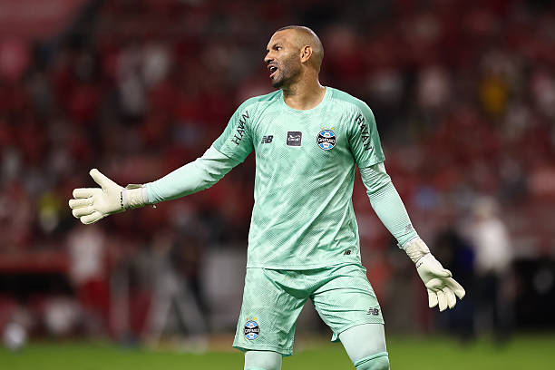 Weverton oldest players at the 2026 World Cup PORTO ALEGRE, BRAZIL - APRIL 11: Goalkeeper Weverton of Gremio gestures during the match between Internacional and Gremio as part of Brasileirao 2026 at Beira-Rio Stadium on April 11, 2026 in Porto Alegre, Brazil.