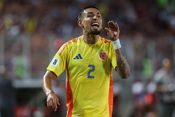 MATURIN, VENEZUELA - SEPTEMBER 09: Daniel Muñoz of Colombia reacts during the South American FIFA World Cup 2026 Qualifier match between Venezuela and Colombia at Estadio Monumental de Maturin on September 09, 2025 in Maturin, Venezuela.