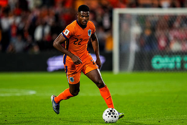 ROTTERDAM, NETHERLANDS - SEPTEMBER 4: Denzel Dumfries of the Netherlands dribbles with the ball during the FIFA World Cup 2026 qualifier match between Netherlands and Poland at De Kuip on September 4, 2025 in Rotterdam, Netherlands.