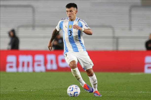 BUENOS AIRES, ARGENTINA - SEPTEMBER 5: Lisandro Martinez of Argentina plays the ball during a FIFA World Cup 2026 Qualifier match between Argentina and Chile at Estadio Mas Monumental Antonio Vespucio Liberti on September 5, 2024 in Buenos Aires, Argentina.