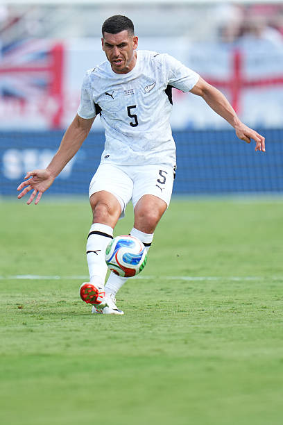 TAMPA, FLORIDA - JUNE 06: Michael Boxall #5 of New Zealand controls the ball during a international friendly match between England and New Zealand at Raymond James Stadium on June 06, 2026 in Tampa, Florida.
