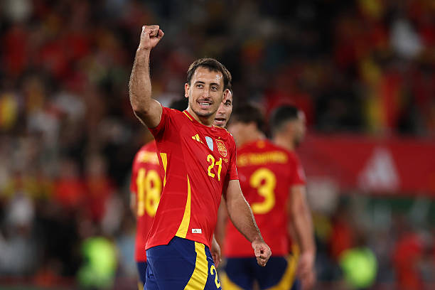 ELCHE, SPAIN - OCTOBER 11: Mikel Oyarzabal celebrates scoring his team's second goal from a free kick during the FIFA World Cup 2026 qualifier match between Spain and Georgia at Estadio Manuel Martinez Valero on October 11, 2025 in Elche, Spain.