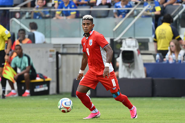ST LOUIS, MISSOURI - JUNE 6: Edgar Yoel Barcenas #11 of Panama with the ball during the second half of the international friendly match between Panama and Bosnia & Herzegovina at Energizer Park on June 6, 2026 in St Louis, Missouri.