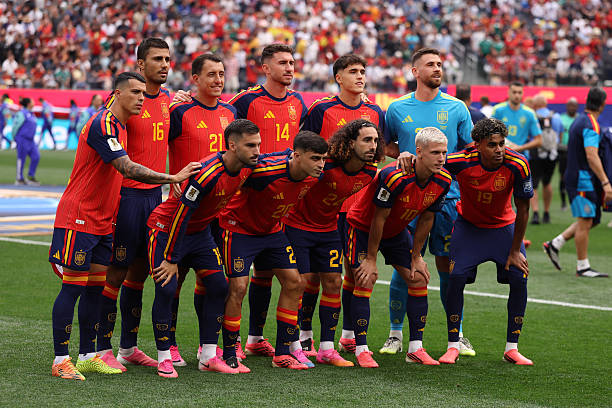 INGLEWOOD, CALIFORNIA - JULY 02: Players of Spain pose for a team photograph prior to the FIFA World Cup 2026 Round Of 32 match between Spain and Austria at Los Angeles Stadium on July 02, 2026 in Inglewood, California.